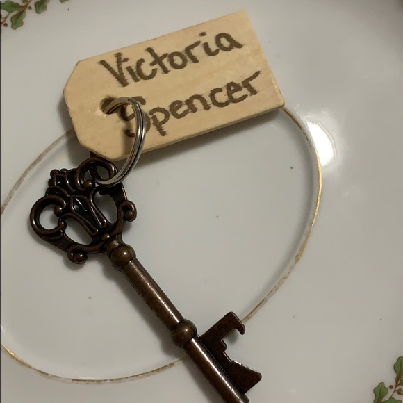 Victortia Spencer Key - Picture 2 of 3